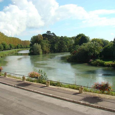 Hotel A la belle dame Nogent-sur-Seine Esterno foto