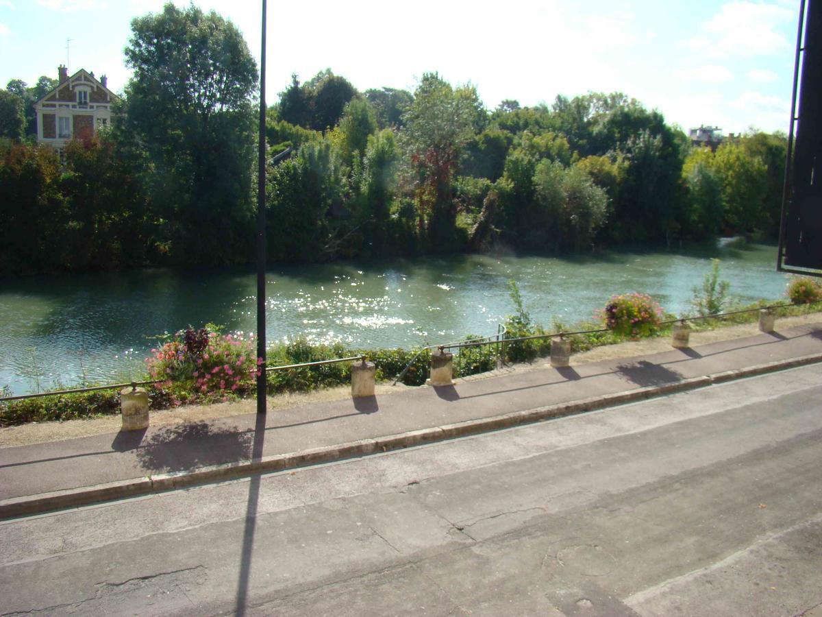 Hotel A la belle dame Nogent-sur-Seine Esterno foto