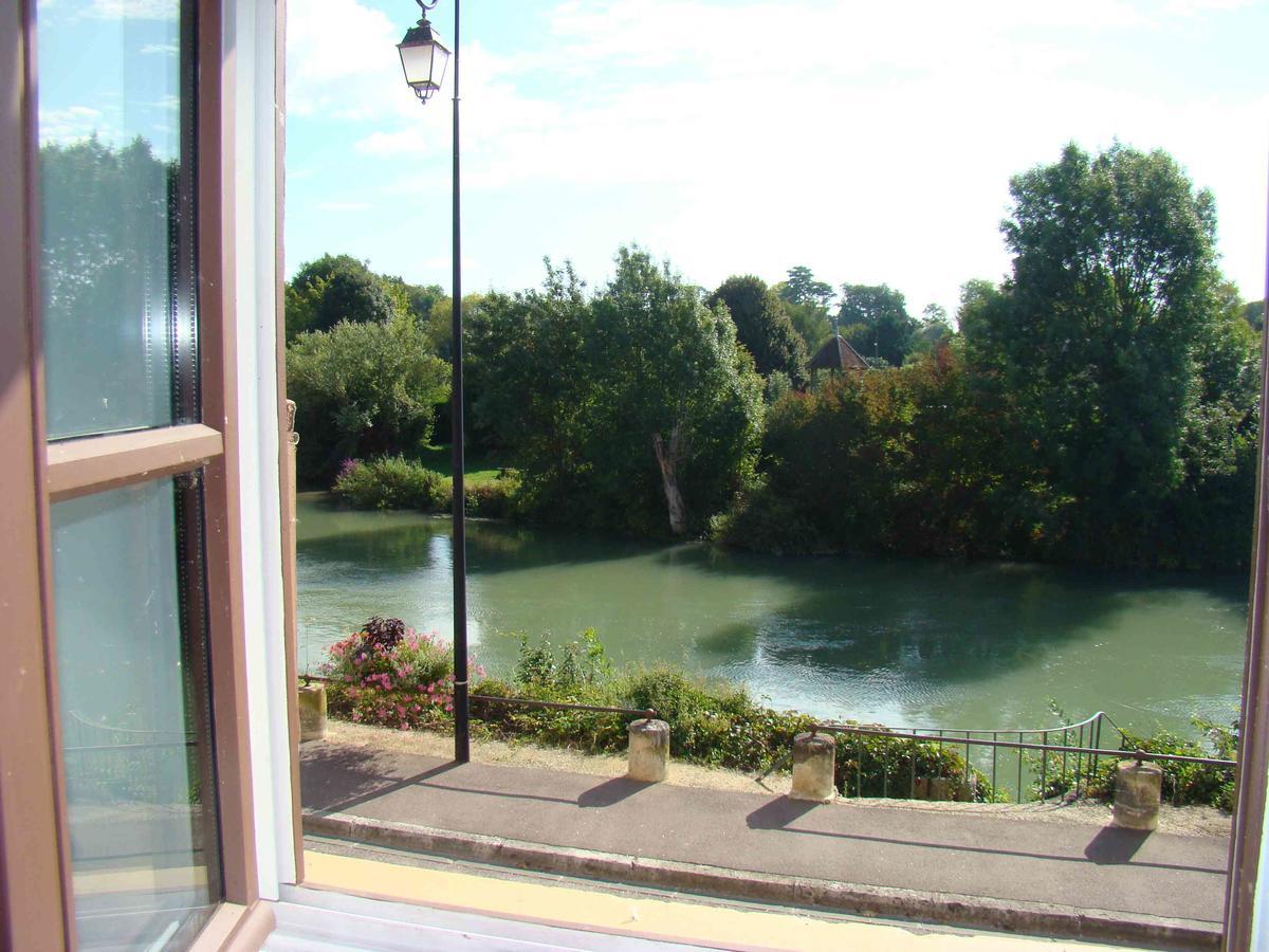 Hotel A la belle dame Nogent-sur-Seine Esterno foto